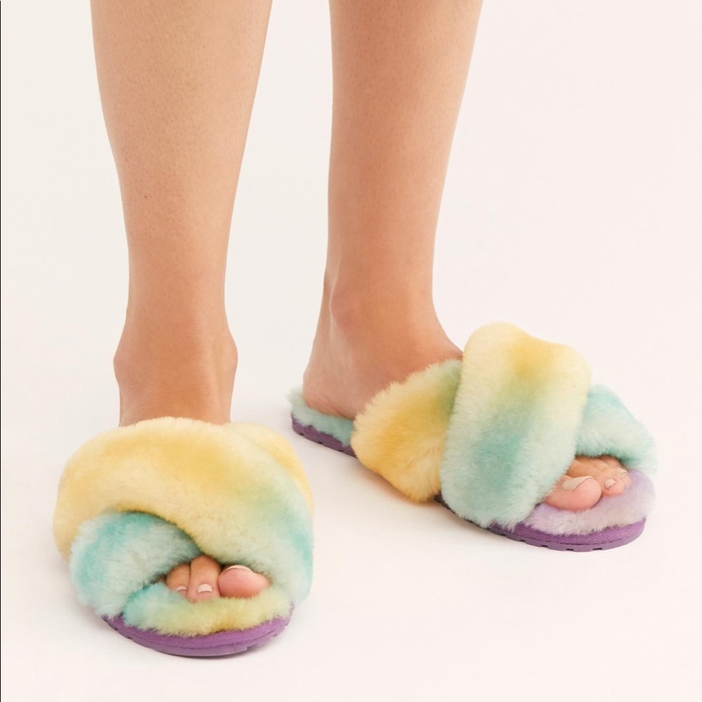 Emu tie dye house slippers